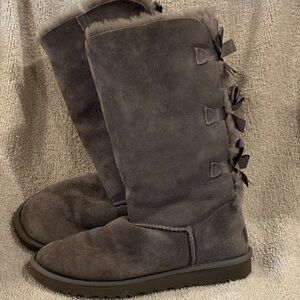 UGG Women's Charcoal Suede Winter Boots with Bows Size 9